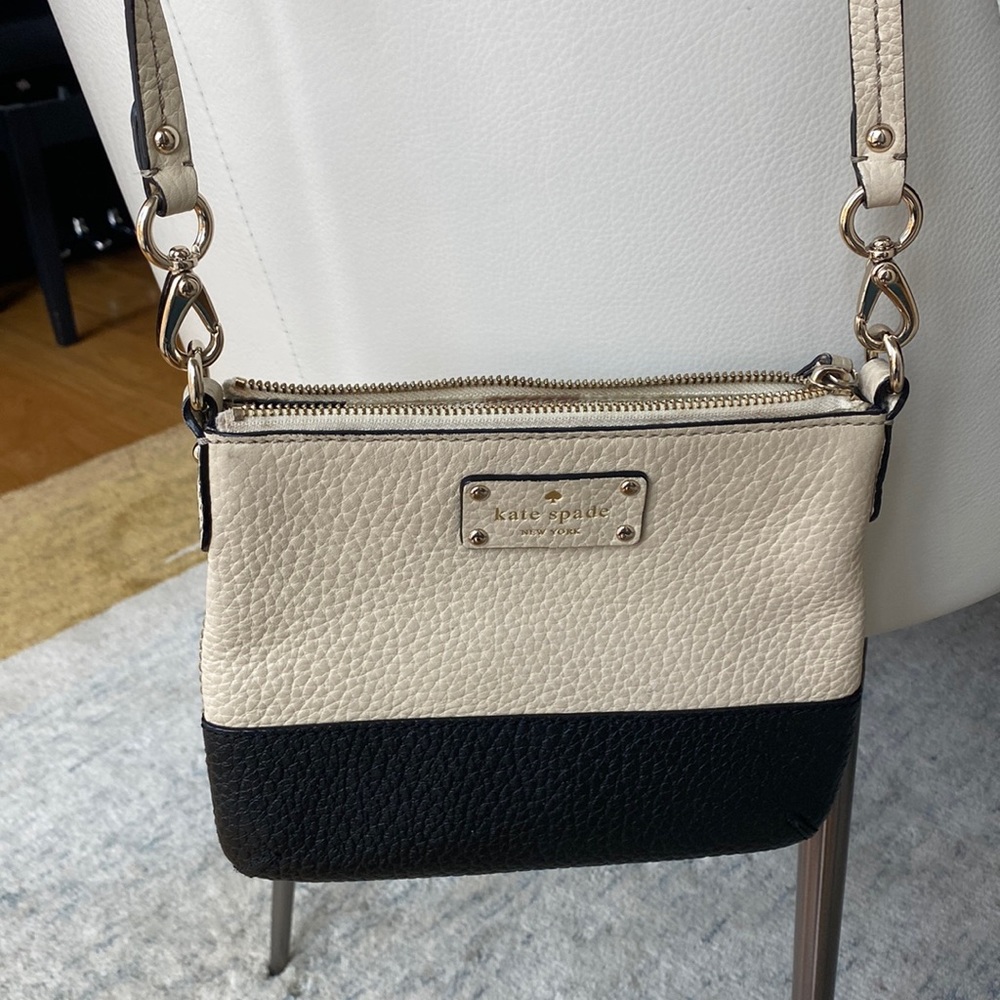 Cross body purse